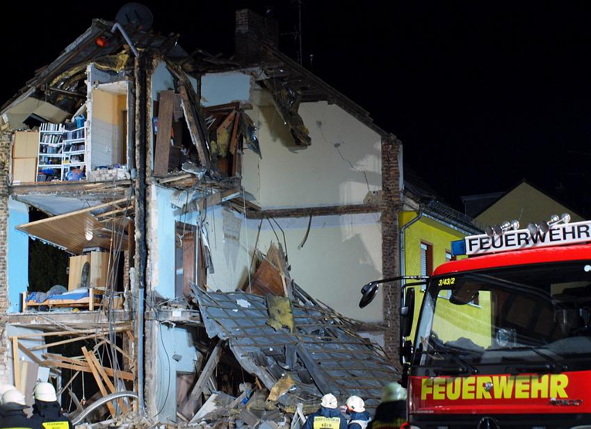 Hausexplosion Bruehl bei Koeln Pingsdorferstr P157.JPG